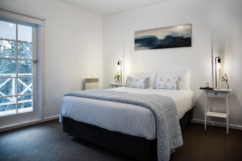 Lake Daylesford Apartment 7 - Accommodation Newcastle 1