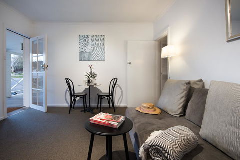 Lake Daylesford Apartment 7 - Accommodation Newcastle 2