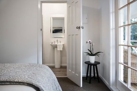 Lake Daylesford Apartment 7 - Accommodation Newcastle 3