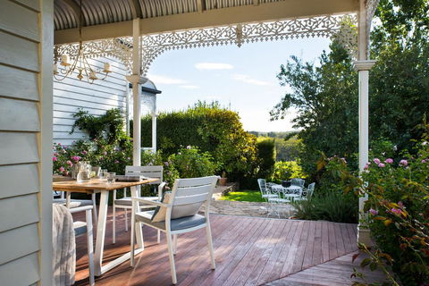 Lake Daylesford Country House - Accommodation Newcastle 3