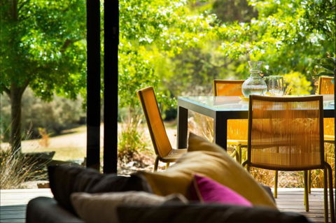 Lake Daylesford Lodge 3 - Accommodation Newcastle 2