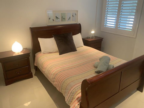 Lakefront Peace Apartments - Accommodation Newcastle 1