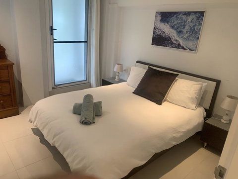 Lakefront Peace Apartments - Accommodation Newcastle 2