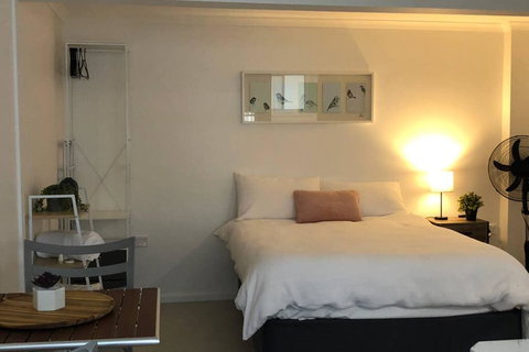 Lakefront Peace Apartments Studio 4 - Accommodation Newcastle 0