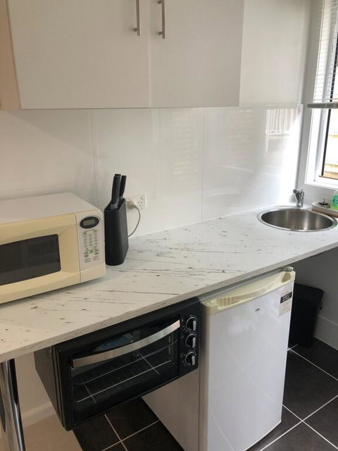 Lakefront Peace Apartments Studio 4 - Accommodation Newcastle 3