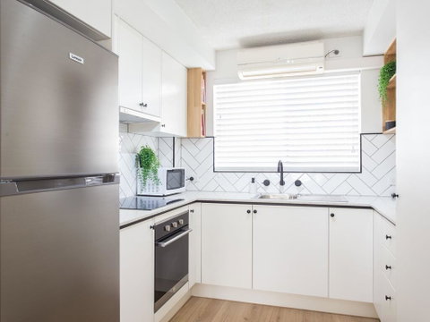 Lakes Way - Accommodation Newcastle 3