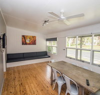 Lakeside Cabins  Holiday Village - Accommodation Newcastle