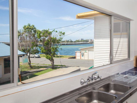 Lakeside Retreat - Accommodation Newcastle 3