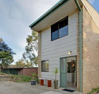 Lakeside Townhouse - Accommodation Newcastle