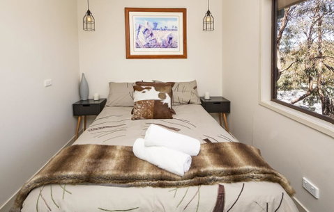 Lakeside Townhouse - Accommodation Newcastle 3