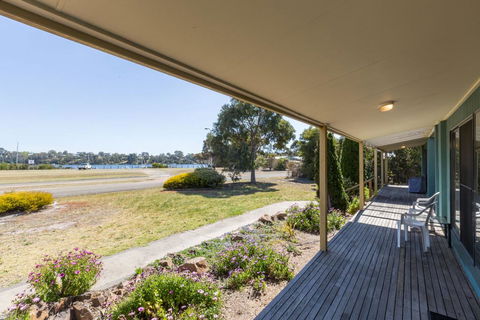 Lakeview - Waterviews On Newlands Arm - Accommodation Newcastle 2