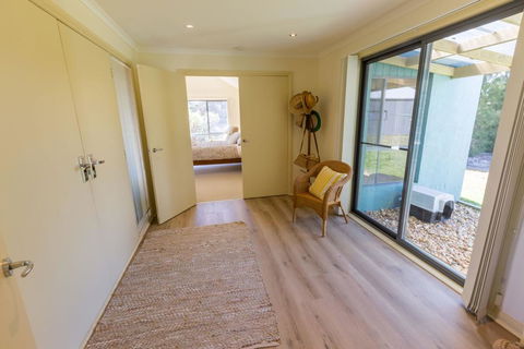 Lakeview - Waterviews On Newlands Arm - Accommodation Newcastle 3