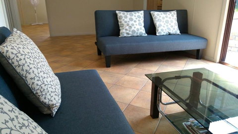 Large 6-Bedroom House With Wifi & Netflix Close To Singleton CBD Hunter Valley - Accommodation Newcastle 2