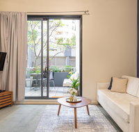 Large Apartment 2 Parking Spots and Pool - Accommodation Newcastle
