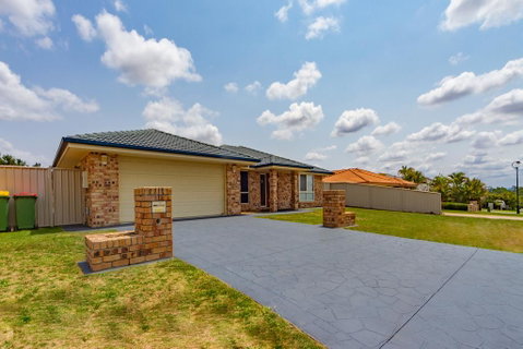 Large Executive And Family Home - Flinders View - Accommodation Newcastle 1
