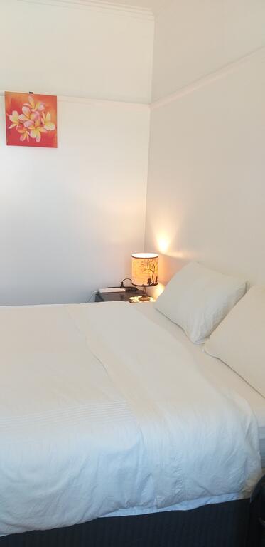 Large Groups Peaceful Happy Home - Accommodation Newcastle 3