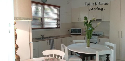 Large Groups Peaceful Happy Home - Accommodation Newcastle 1