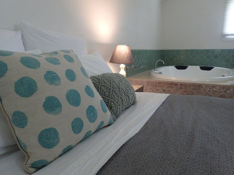 Lauristina Spa Cottage - Accommodation Newcastle 1
