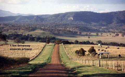 LeCamah Hill - Accommodation Newcastle 2