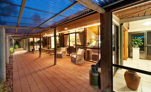 LeCamah Hill - Accommodation Newcastle 1