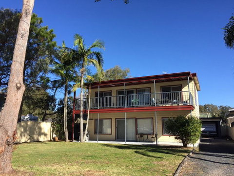 Lemon Tree Waterfront Apartments - Accommodation Newcastle 1