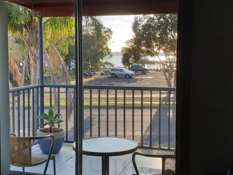Lemon Tree Waterfront Apartments - Accommodation Newcastle 2