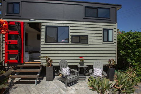 LH@LBH (Little House @ Little Blow Hole) - Accommodation Newcastle 2