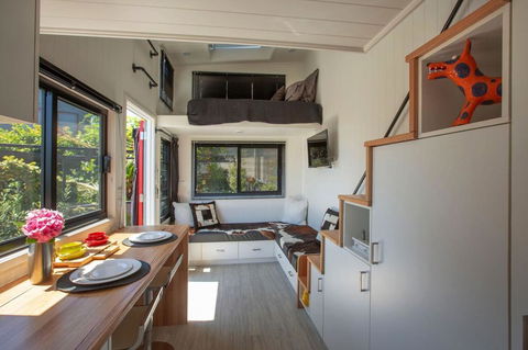 LH@LBH (Little House @ Little Blow Hole) - Accommodation Newcastle 3