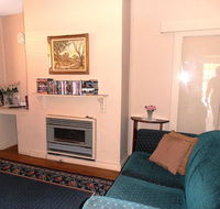 Lillymay Cottage - Accommodation Newcastle