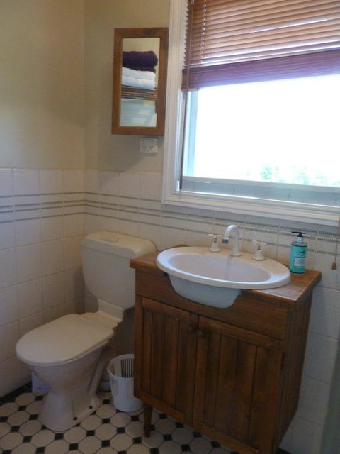 Lilys By The Lake - Raymond Island Accommodation - Accommodation Newcastle 3