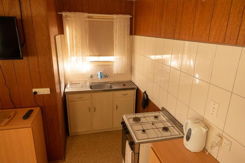 Limestone Cottage - Accommodation Newcastle 3