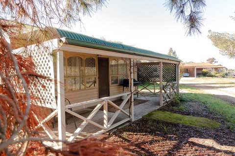 Limestone Cottage - Accommodation Newcastle 0