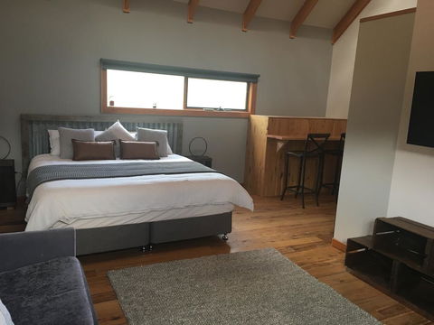 Lupos Loft - Accommodation Newcastle 0