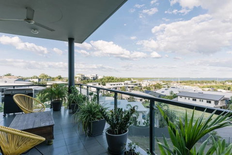 Luxury & Location - Sea Views With Modern Class ! - Accommodation Newcastle 3