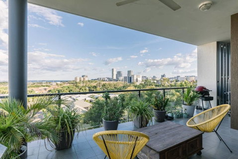 Luxury & Location - Sea Views With Modern Class ! - Accommodation Newcastle 2