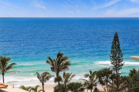 Luxury Beachside Apartment - Accommodation Newcastle 2