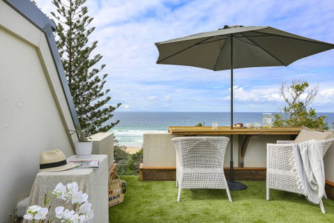 Luxury Beachside Apartment - Accommodation Newcastle 1