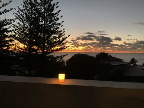 Luxury Beachside Apartment - Accommodation Newcastle 0