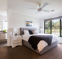 Luxury Escape in Ocean Grove - Accommodation Newcastle