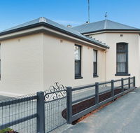 Luxury on the Esplanade - Accommodation Newcastle