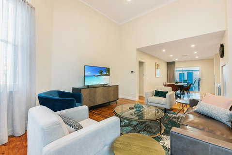 Luxury On The Esplanade - Accommodation Newcastle 1