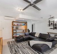Luxury Pool Side Apartment in Beachfront Resort - Accommodation Newcastle