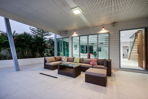 Luxury Tropical Haven - Pacific Avenue, Sunshine Beach - Accommodation Newcastle 3