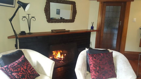 Lynton Lane - Accommodation Newcastle 2