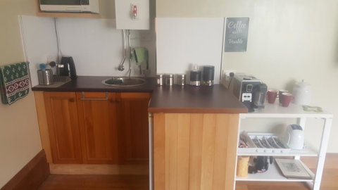 Lynton Lane - Accommodation Newcastle 3