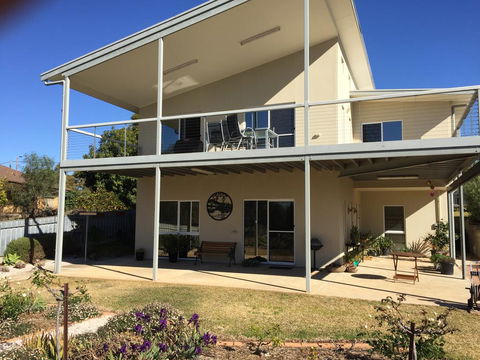 Lyreen's Apartment - Accommodation Newcastle 0