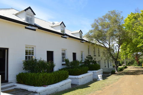 Lythgo's Row Colonial Cottages - Accommodation Newcastle 0