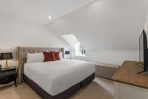 Lythgo's Row Colonial Cottages - Accommodation Newcastle 1