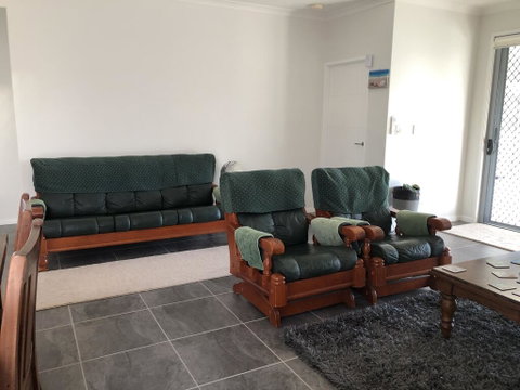 M & T's Waterfront Bed & Breakfast - Accommodation Newcastle 2