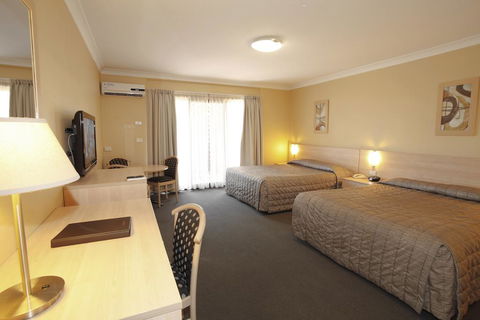 Maclin Lodge Motel - Accommodation Newcastle 3